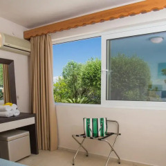 Апартаменты Brentanos Apartments ~ A ~ View of Paradise Семейные апартаменты с двуспальной кроватью фото 20