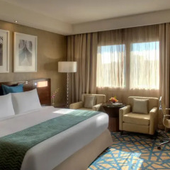 Отель Crowne Plaza Dubai - Deira 5* Представительский номер фото 3