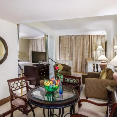 Grand Excelsior Hotel Deira 4* Стандартный номер с различными типами кроватей