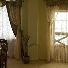 Гостиница Café Chalet Edelweiss Holiday Home Тернополь комната для гостей фото 3