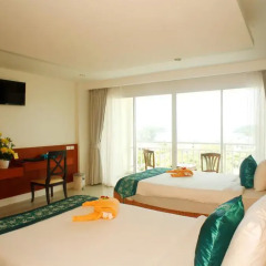 Отель Chanalai Flora Resort, Kata Beach 4* Улучшенный номер двуспальная кровать фото 5