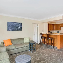 Отель Ramada Downtown West 3* Стандартный номер фото 5