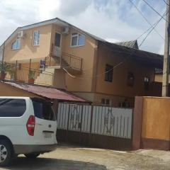 Гостиница Emilia парковка