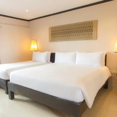 Отель Golden Tulip Essential Pattaya 4* Улучшенный номер с различными типами кроватей фото 31