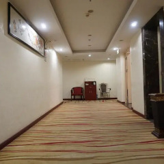Отель Guangdong Oversea Chinese Hotel Китай, Гуанчжоу - отзывы, цены и фото номеров - забронировать отель Guangdong Oversea Chinese Hotel онлайн фитнесс-зал
