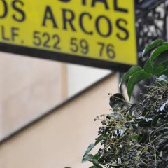 Отель Hostal Los Arcos фото 3
