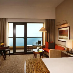Отель Amwaj Rotana - Jumeirah Beach Residence 5* Стандартный номер с различными типами кроватей фото 2
