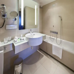 Отель NH Collection Milano President 5* Улучшенный номер с различными типами кроватей фото 12