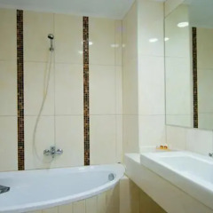 Porfi Beach Hotel ванная