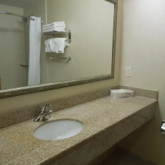 Отель Queens County Inn & Suites 2* Стандартный номер с различными типами кроватей фото 14