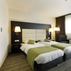 Van Der Valk Hotel Charleroi Airport сейф в номере