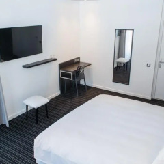 Hotel 64 Nice 3* Улучшенный номер с двуспальной кроватью