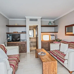 Отель Leana Front Line Villa Кипр, Протарас - отзывы, цены и фото номеров - забронировать отель Leana Front Line Villa онлайн комната для гостей фото 3