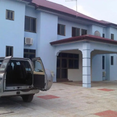 Отель Sir Bee Guest House Номер Делюкс с различными типами кроватей
