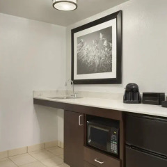 Отель Embassy Suites Columbus 4* Люкс фото 5