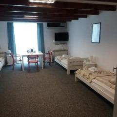 RJ Hotel комната для гостей