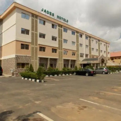 Отель Jades Hotels парковка
