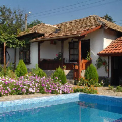 Отель Guest House Marina Шумен бассейн
