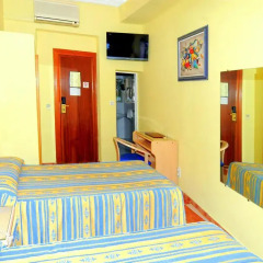 Отель CH Plaza D'Ort Rooms Madrid комната для гостей фото 3