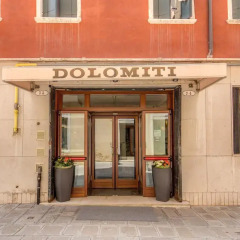 Отель Dolomiti Италия, Венеция - 4 отзыва об отеле, цены и фото номеров - забронировать отель Dolomiti онлайн вид на фасад фото 2