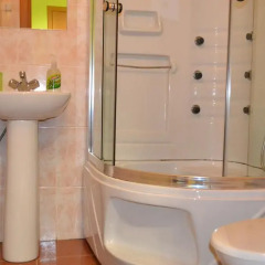 Hotel Oktyabr'skaya On Belinskogo Стандартный семейный номер разные типы кроватей фото 9