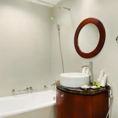 Golden Sands Hotel Sharjah 4* Апартаменты фото 16