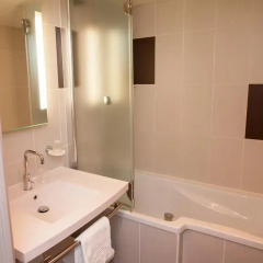 Отель ibis Styles Nice Aéroport Arenas 3* Стандартный номер с различными типами кроватей фото 5
