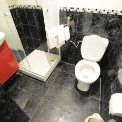 Отель Hipotel Paris Gambetta République ванная фото 4