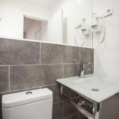 Отель Hostal CC Malasaña Стандартный номер с двуспальной кроватью фото 11