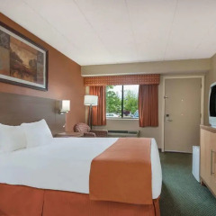 Отель Days Inn by Wyndham Columbus Fairgrounds 2* Стандартный номер с различными типами кроватей фото 2