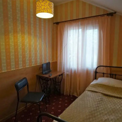 Гостевой дом Helen's Home Стандартный номер с разными типами кроватей (общая ванная комната) фото 4