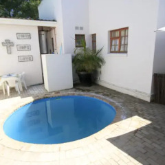 Отель Addo Self Catering бассейн