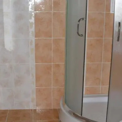 Гостиница Villa Rosa Guest House в Ольгинке отзывы, цены и фото номеров - забронировать гостиницу Villa Rosa Guest House онлайн Ольгинка ванная