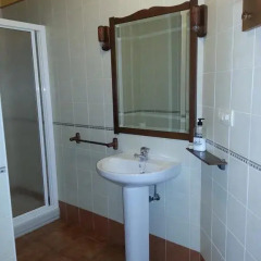 Отель Apartamentos La Corona Испания, Кабралес - отзывы, цены и фото номеров - забронировать отель Apartamentos La Corona онлайн ванная