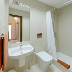 Отель Marbello Beach House Албуфейра ванная