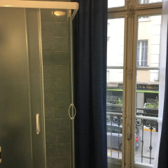 Отель Hôtel Lanjuinais балкон