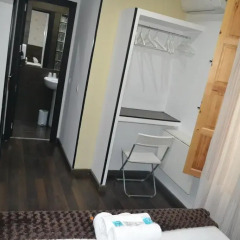 Отель Hostal El Brezo Стандартный номер с различными типами кроватей фото 6