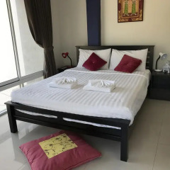 Отель But Different Phuket Guesthouse 3* Стандартный номер с различными типами кроватей фото 2