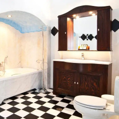 Отель Nikos Villas Hotel in Oia Santorini Греция, Остров Санторини - отзывы, цены и фото номеров - забронировать отель Nikos Villas Hotel in Oia Santorini онлайн ванная