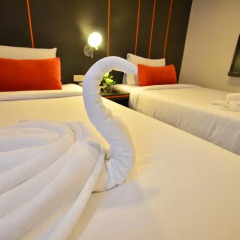 H2 Hotel 3* Номер Делюкс фото 12