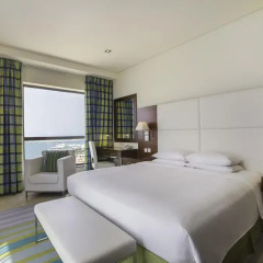 Отель Hilton Dubai The Walk 4* Студия с двуспальной кроватью