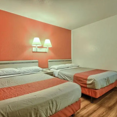 Отель Motel 6 Tulare 2* Стандартный номер с различными типами кроватей фото 2