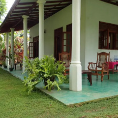 Отель Sheen Home stay Шри-Ланка, Пляж Golden Mile - отзывы, цены и фото номеров - забронировать отель Sheen Home stay онлайн
