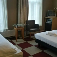 Hotel Plantage сейф в номере