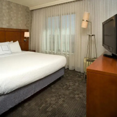 Отель Courtyard by Marriott Washington Capitol Hill/Navy Yard сейф в номере