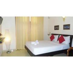 Отель Vista Fort Thari Inn бассейн