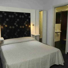 Hotel Aaron 3* Стандартный номер с двуспальной кроватью фото 4