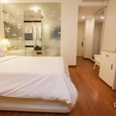 Golden Star Hotel - 60 Le Thanh Ton 2* Номер Делюкс с различными типами кроватей фото 5
