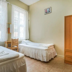 Yeni Hotel Стандартный номер с двуспальной кроватью (общая ванная комната) фото 5