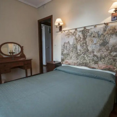 Отель Hostal Ayestaran II Стандартный номер с двуспальной кроватью фото 11